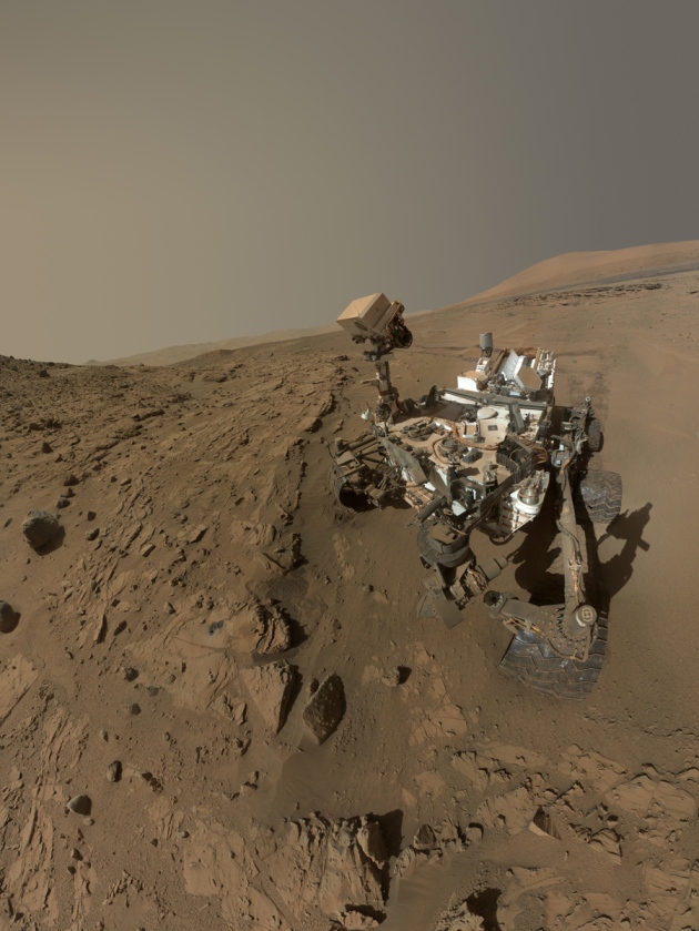 Curiosity rover sniffs Martian methane