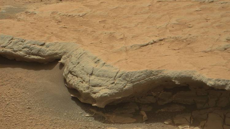 Life on Mars? Scientist offers different take on Curiosity images