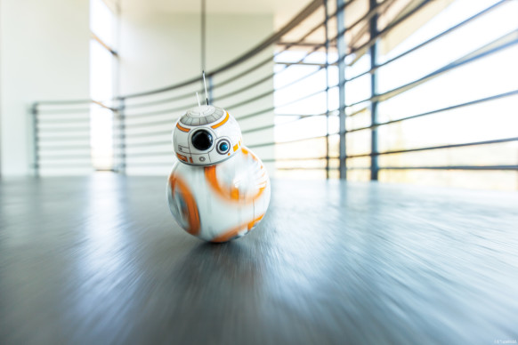 The Physics of How That Star Wars BB-8 Toy Works