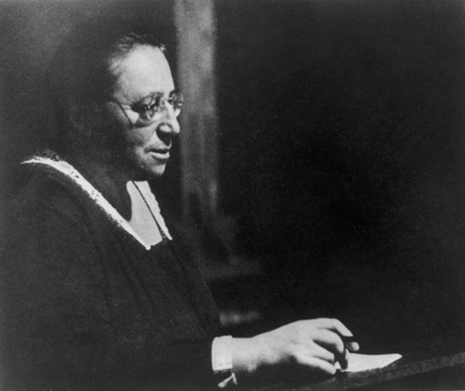 [:eu]Emmy Noether, la mujer cuyo teorema revolucionó la física[:]