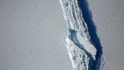 [:eu]¿Qué pasará cuando se desprenda el inmenso iceberg de la plataforma Larsen C en Antártica?[:]