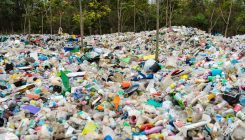 [:eu]In the next 30 years, we’ll make four times more plastic waste than we ever have[:]