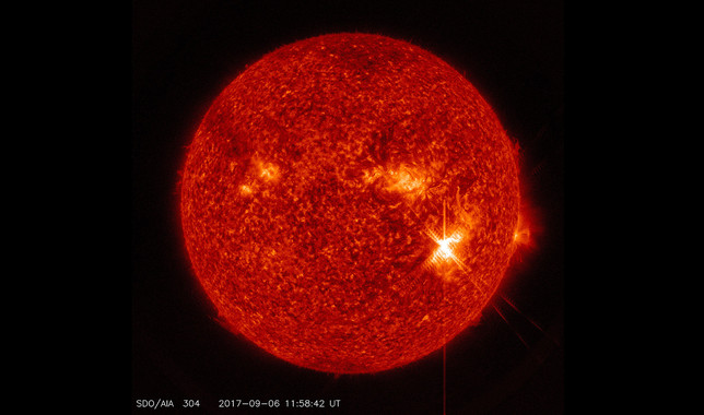 [:es]¿Cómo afectará a la Tierra la mayor llamarada solar de la década?[:]