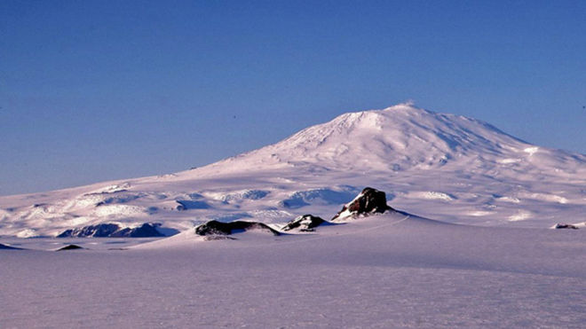 [:es]¿Y si despertaran los volcanes dormidos bajo la Antártida?[:]