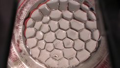 [:es]Electric Honeycombs Form When Nature Gets Out of Balance[:]