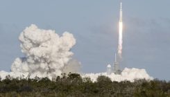 [:es]Falcon Heavy, in a Roar of Thunder, Carries SpaceX’s Ambition Into Orbit[:]