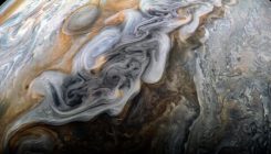 [:es]Mathematicians Tame Turbulence in Flattened Fluids[:]