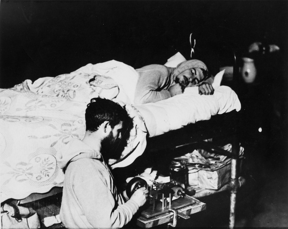 [:es]Cinco científicos que experimentaron con su propio cuerpo [:]