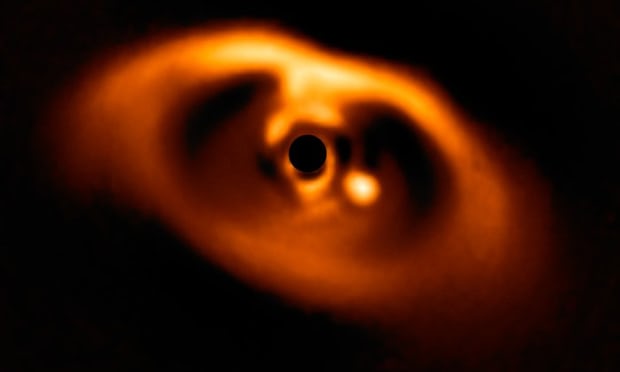 [:es]First confirmed image of a newborn planet revealed [:]
