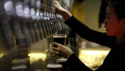 [:es]Por qué incluso el consumo moderado de alcohol aumenta el riesgo de padecer cáncer[:]