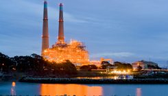 [:es]El desorbitado precio de cargar el mundo con energía 100 % renovable[:]
