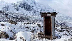 [:es]How to dispose of human waste on Mount Everest[:]