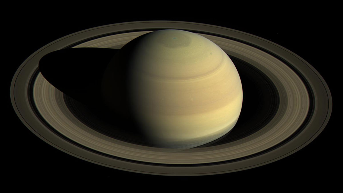 [:es]Scientists Finally Know What Time It Is on Saturn [:]