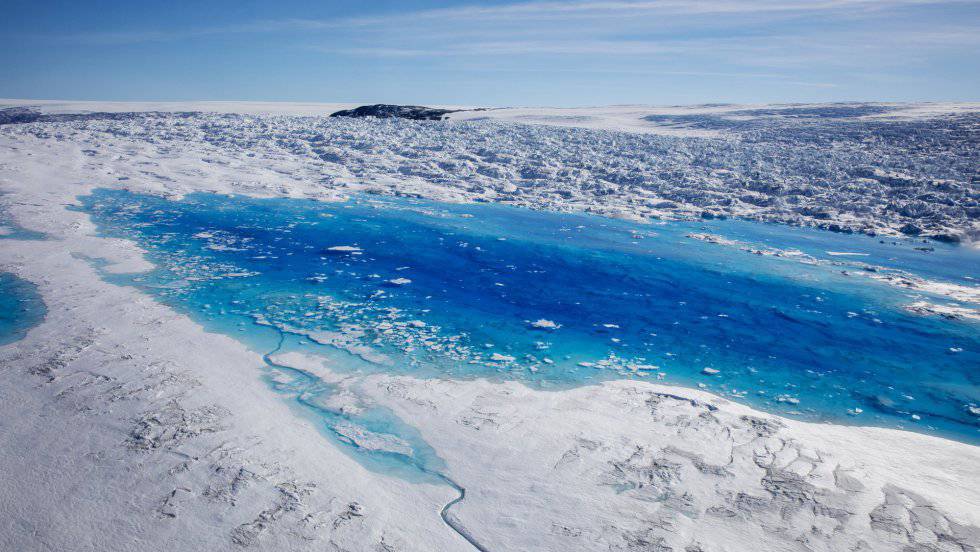 [:es]La superficie de miles de lagos se congela de forma intermitente en invierno debido al cambio climático[:]