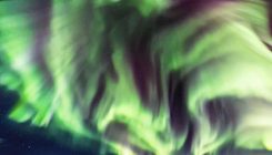 [:es]A ‘Dragon Aurora’ Appeared in the Sky Over Iceland, and NASA Is a Little Confused[:]