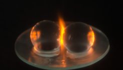 [:es]La explicación de por qué las uvas generan plasma en el microondas[:]