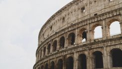 [:es]Los anfiteatros romanos actúan como capas de invisibilidad sísmica[:]