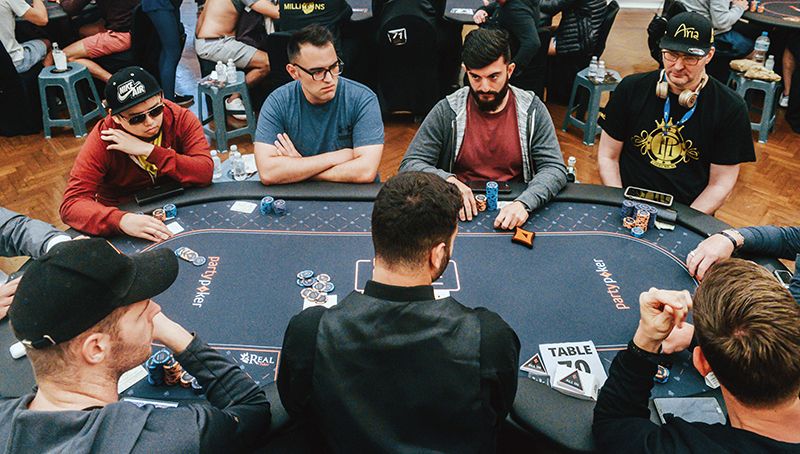 [:es]No limit: AI poker bot is first to beat professionals at multiplayer game[:]