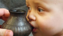 [:es]Un biberón de hace 7.000 años para beber leche animal [:]