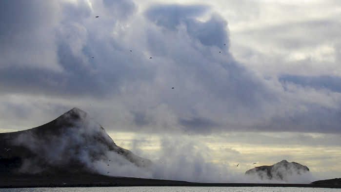 [:es]Underwater volcano belched explosive bubbles larger than a stadium[:]