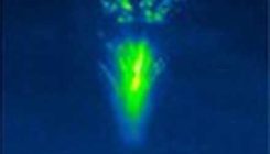 [:es]Primera foto de un ‘jet’, la descarga eléctrica más grande que existe[:]