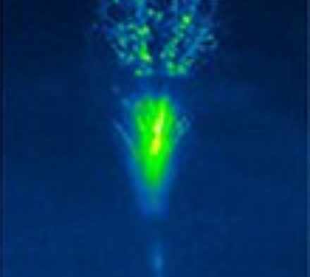 [:es]Primera foto de un ‘jet’, la descarga eléctrica más grande que existe[:]