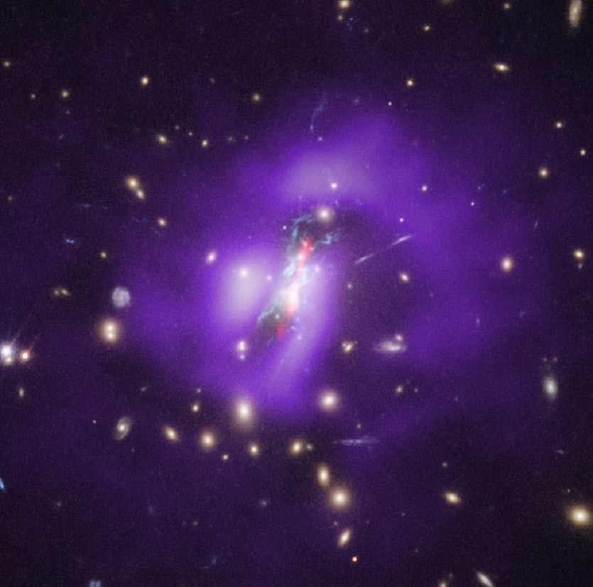 [:es] A weakened black hole allows its galaxy to awaken[:]