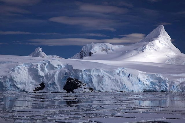 [:es]Primera vinculación entre deshielo antártico y cambio climático en los trópicos[:]