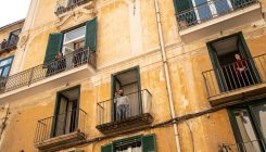 [:es]Whose coronavirus strategy worked best? Scientists hunt most effective policies[:]