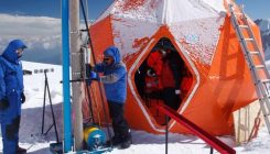 [:es]The Rush to Sock Away Glacier Ice Before It All Melts[:]