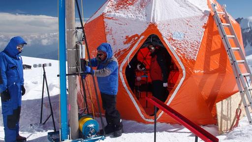 [:es]The Rush to Sock Away Glacier Ice Before It All Melts[:]