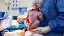 [:es]Primer caso de transmisión del SARS-CoV-2 de madre a hijo a través de la placenta [:]