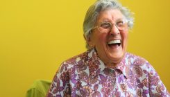 [:es]Así funciona el mito de la gente que llega a muy vieja pero que no se plegó a los hábitos saludables[:]