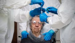 [:es]The coronavirus is most deadly if you are older and male — new data reveal the risks[:]