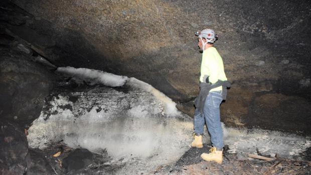 [:es]Antiguos indios de Nuevo México sobrevivieron a las sequías en tubos de lava[:]