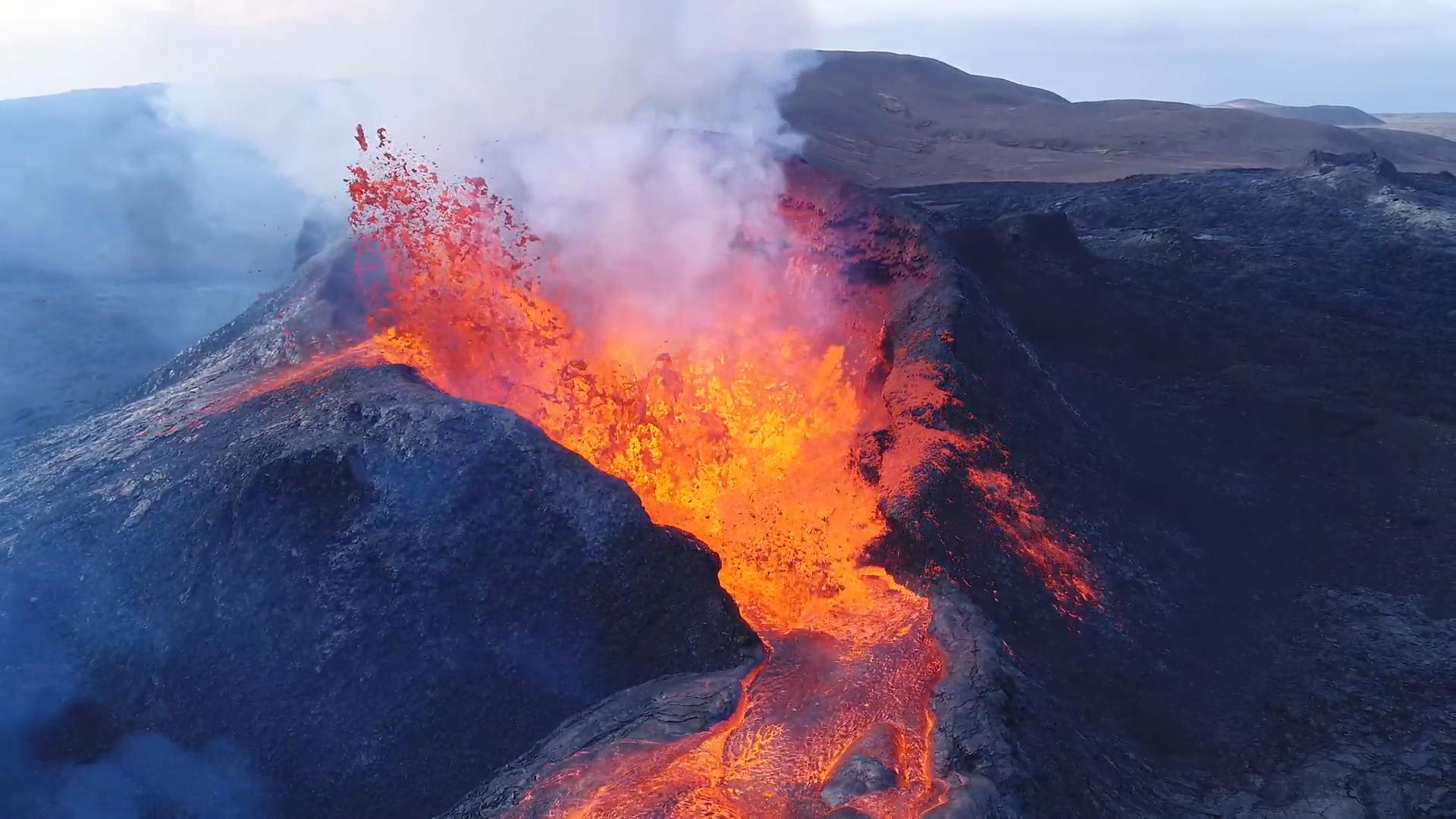 [:es]A Burp or a Blast? Seismic Signals Reveal the Volcanic Eruption to Come[:]