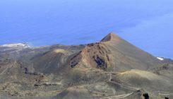 [:es]Canarias vuelve a temblar por una posible erupción volcánica[:]