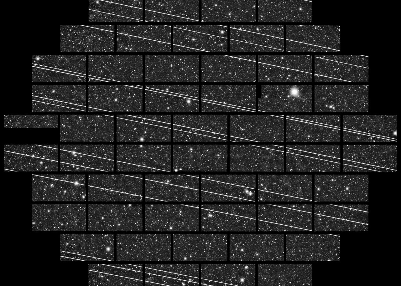 [:es]Satellite swarms are threatening the night sky—and creating a new zone of environmental conflict[:]