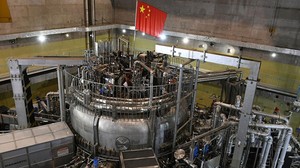 [:es]China enciende su ‘sol artificial’ a 70 millones de grados durante el tiempo récord de 1.056 segundos[:]