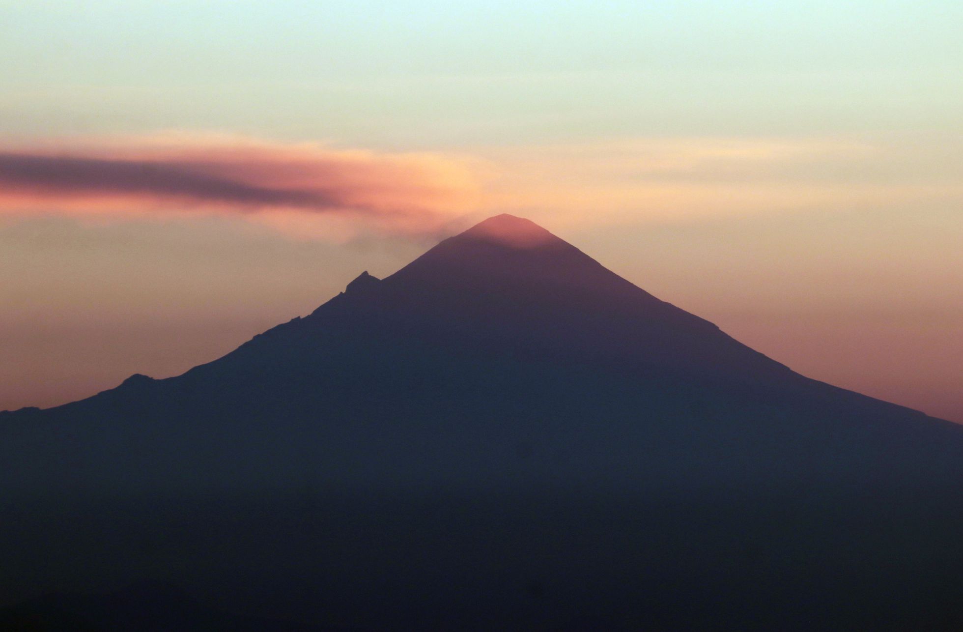 [:es]Estudiar el pasado del volcán Popocatépetl para conocer el futuro: “La pregunta no es si entrará en erupción, sino cuándo”[:]