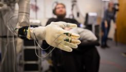 [:es]The brain-reading devices helping paralysed people to move, talk and touch[:]