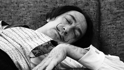 El método que Dalí utilizaba para echarse la siesta ha demostrado ser un potenciador de la creatividad