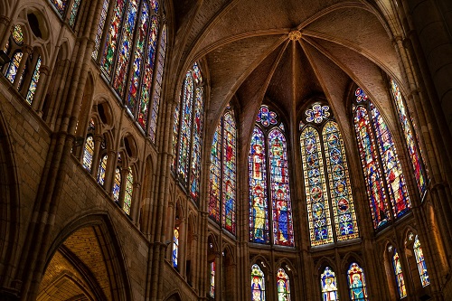De las vidrieras de las catedrales góticas al Boeing 787: la revolución de las nanopartículas